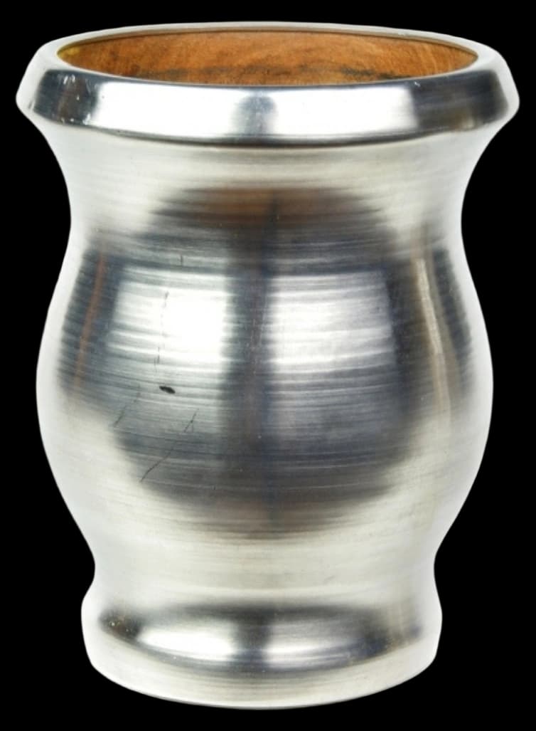 Algarrobo mate cup wrapped in aluminium